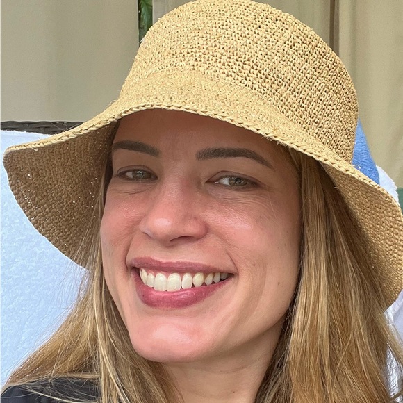 Meet your Posher, Dana - Picture 1 of 1